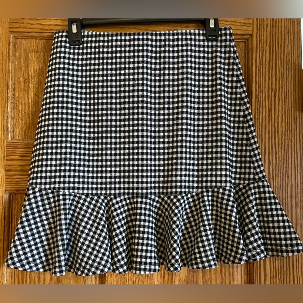 LOFT BLACK AND WHITE ELASTIC WAIST CHECKERED RUFFLE FLOUNCE SKIRT SIZE SMALL - Picture 3 of 8